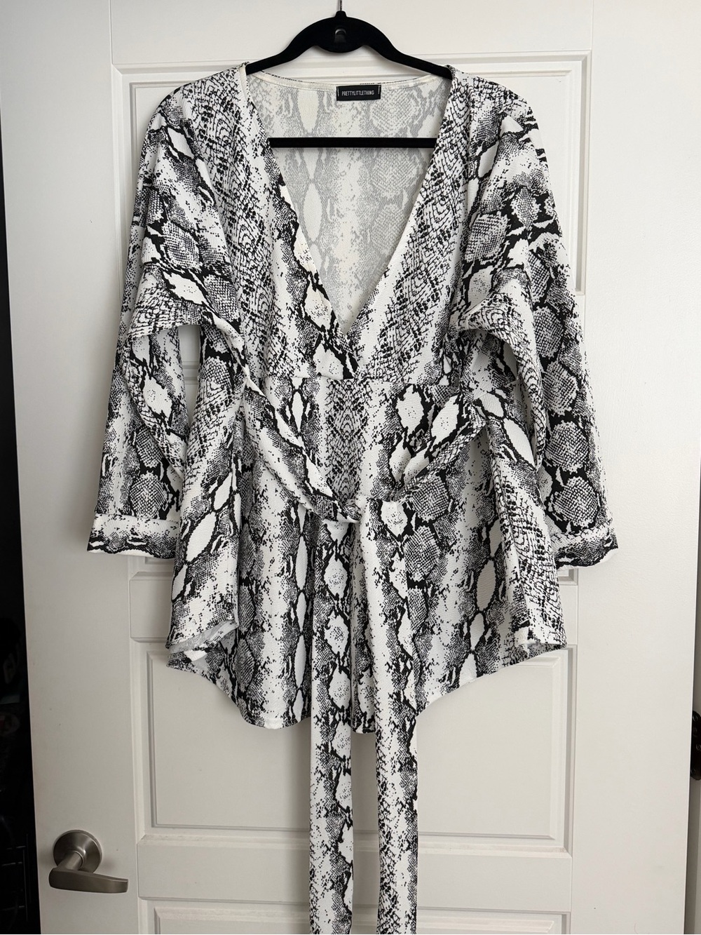PrettyLittleThing Black & White Snakeskin Wrap Top